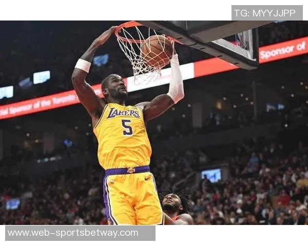 湖人险胜比赛趣味十足堪比喜剧节目直接晋级水平