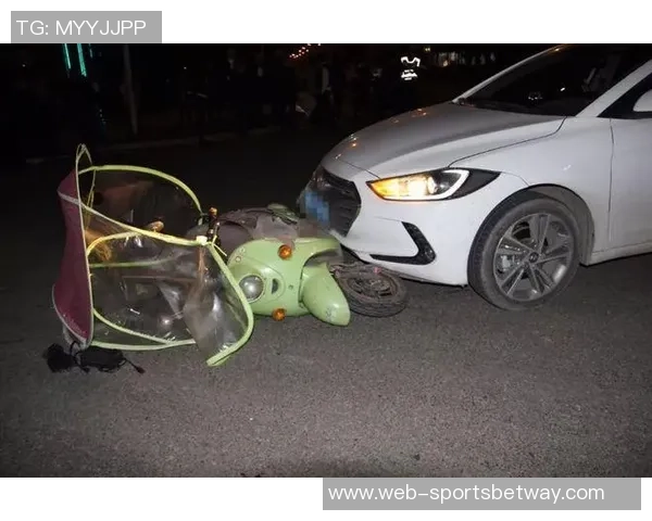 阿杜蒂耶罗在G联盟上演惊天隔扣防守球员被撞翻在地 阿杜蒂耶罗在G联盟上演惊天隔扣防守球员被撞翻在地